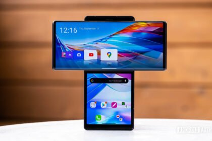 Sony sues to block LG from shipping phones to U.S.