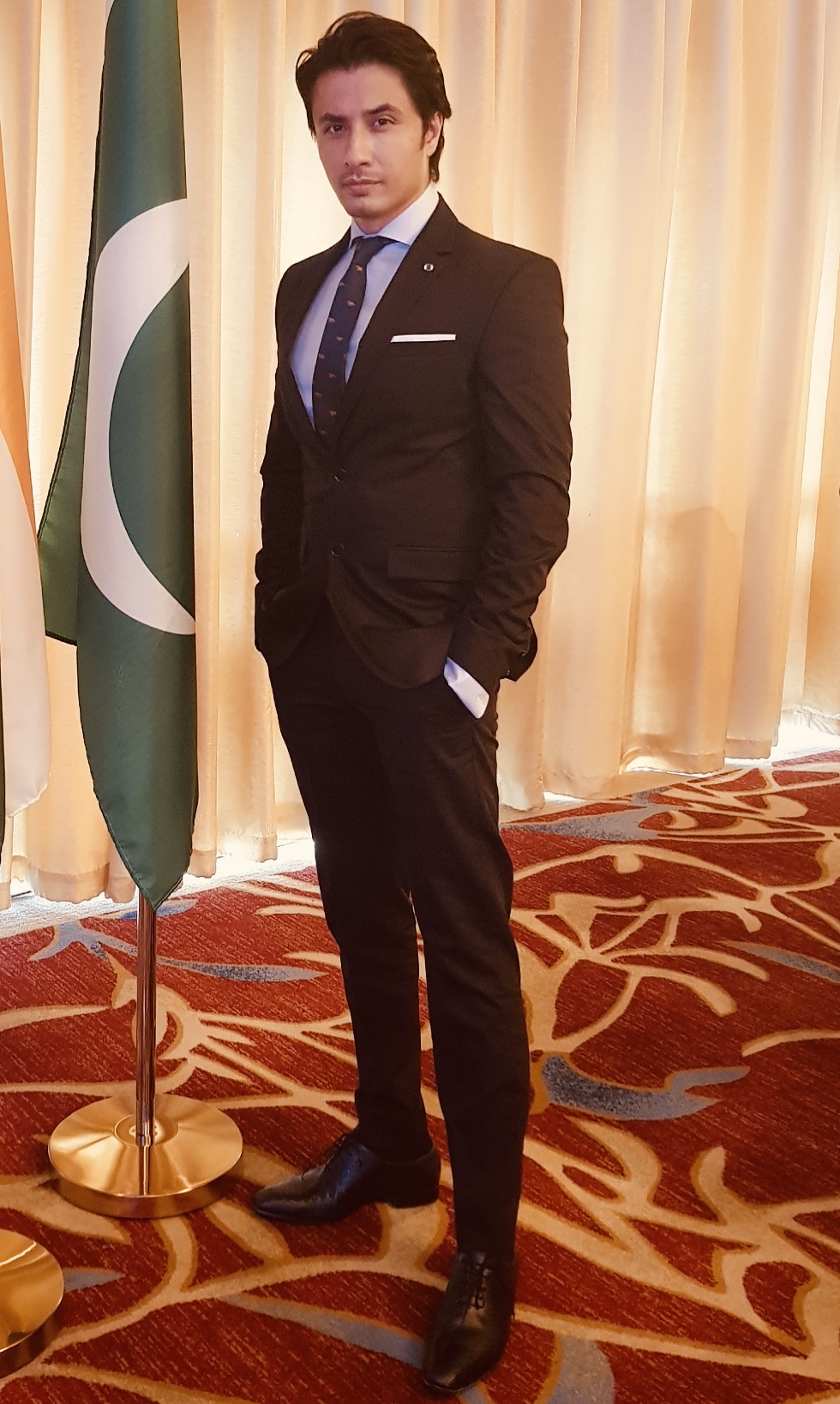 www.pakscoop.com