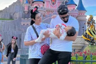 Sara Khan and family visit Disneyland Paris, photo goes popular