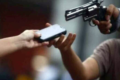 A Journalist was Robbed at Gunpoint in Karachi