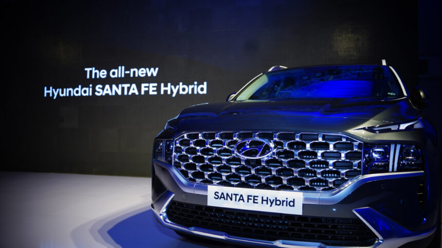Hyundai SANTA FE Hybrid Arrives in Karachi