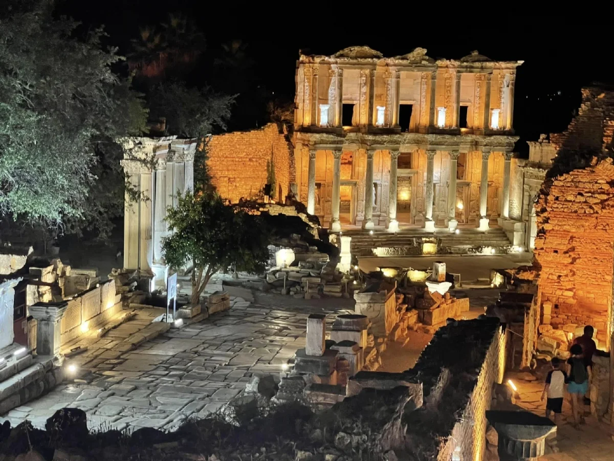 Türkiye's Night Museums Project Brings 27 Historic Sites to Life After Dark