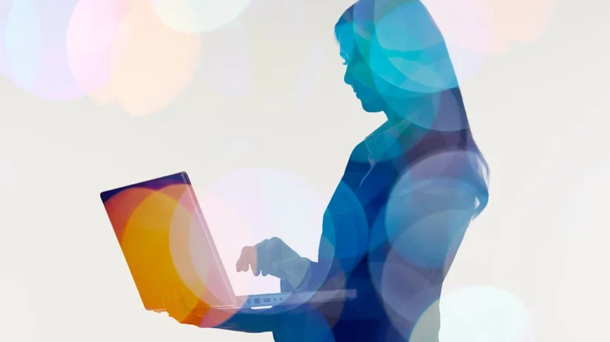 IT Minister’s 8 Million Online Women Claim Highlights Pakistan’s Digital Gender Shift