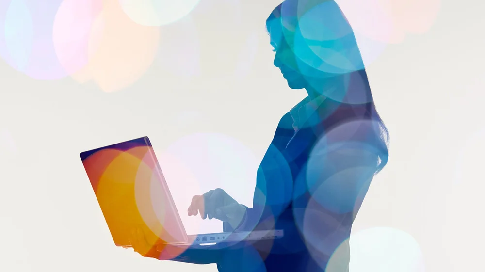 IT Minister’s 8 Million Online Women Claim Highlights Pakistan’s Digital Gender Shift