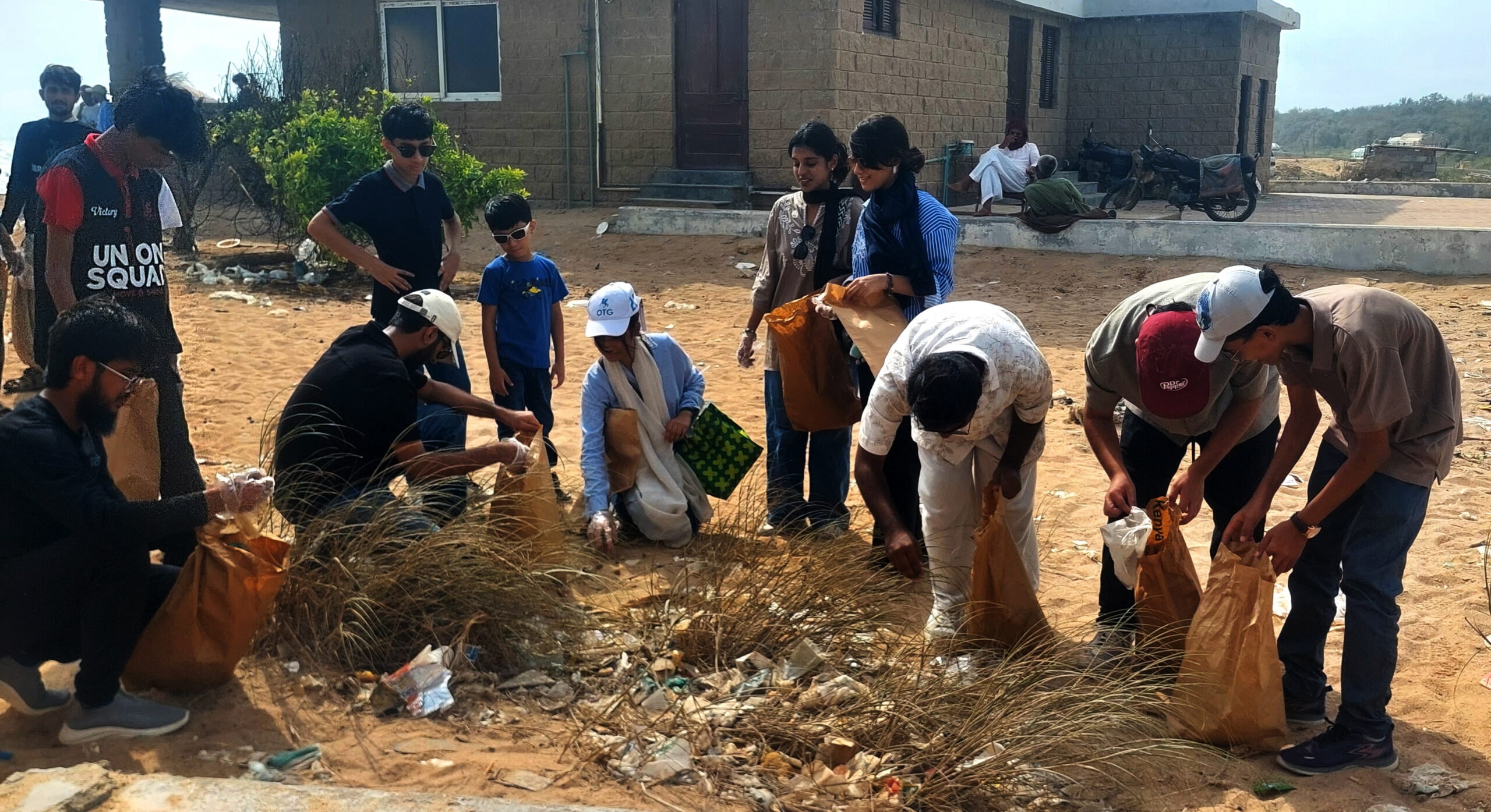 Zong, WWF Pakistan Mark Plastic Free July in Karachi