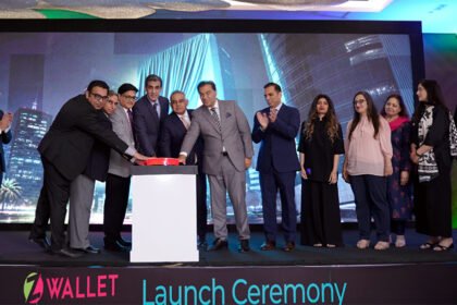 Zong and Zindigi representatives at the Z-Wallet launch in Islamabad